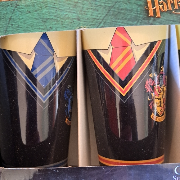 NIB Harry Potter Crested Glassware Set of 4 - Picture 4 of 13